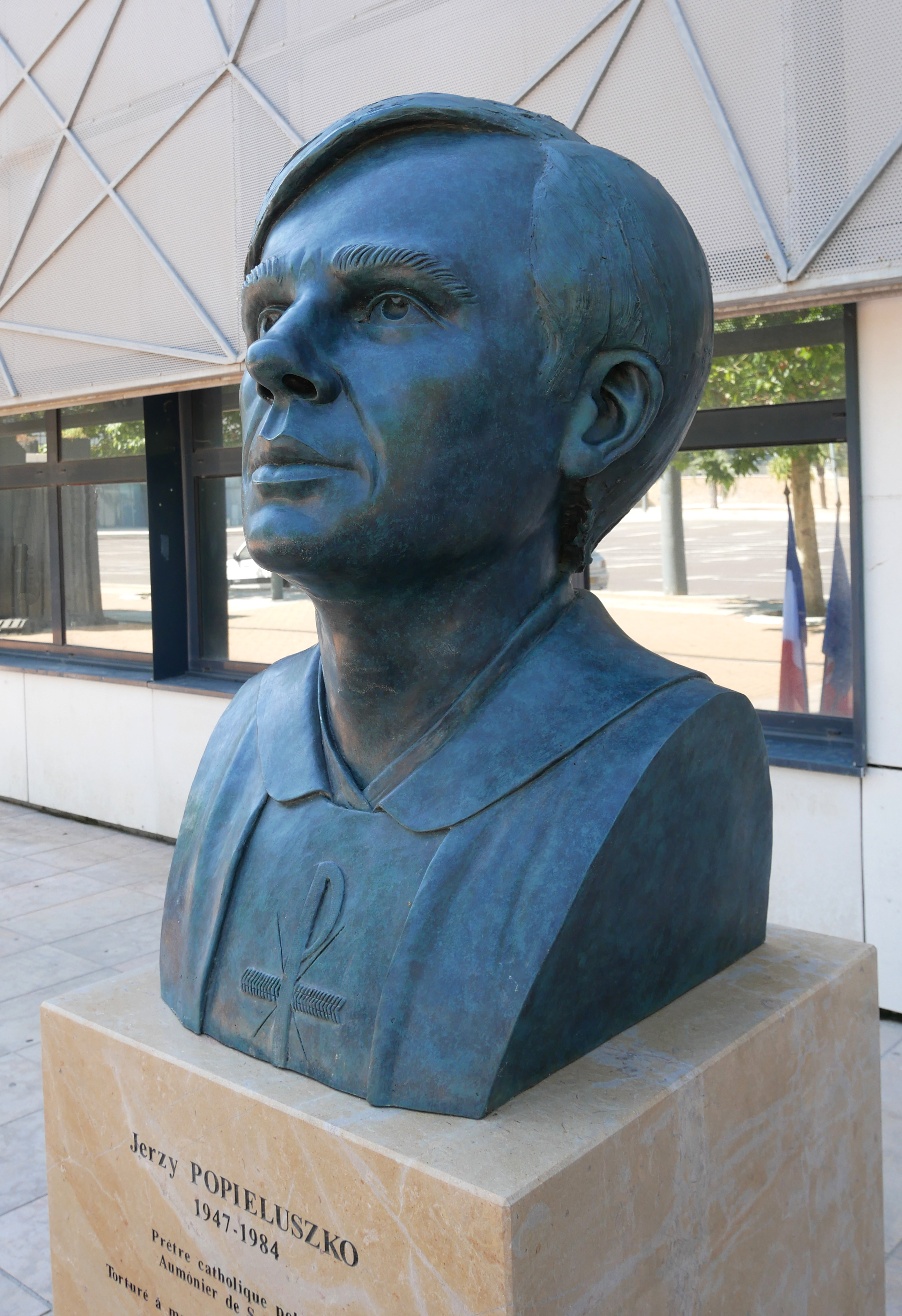Buste en bronze de Jerzy popieluszko