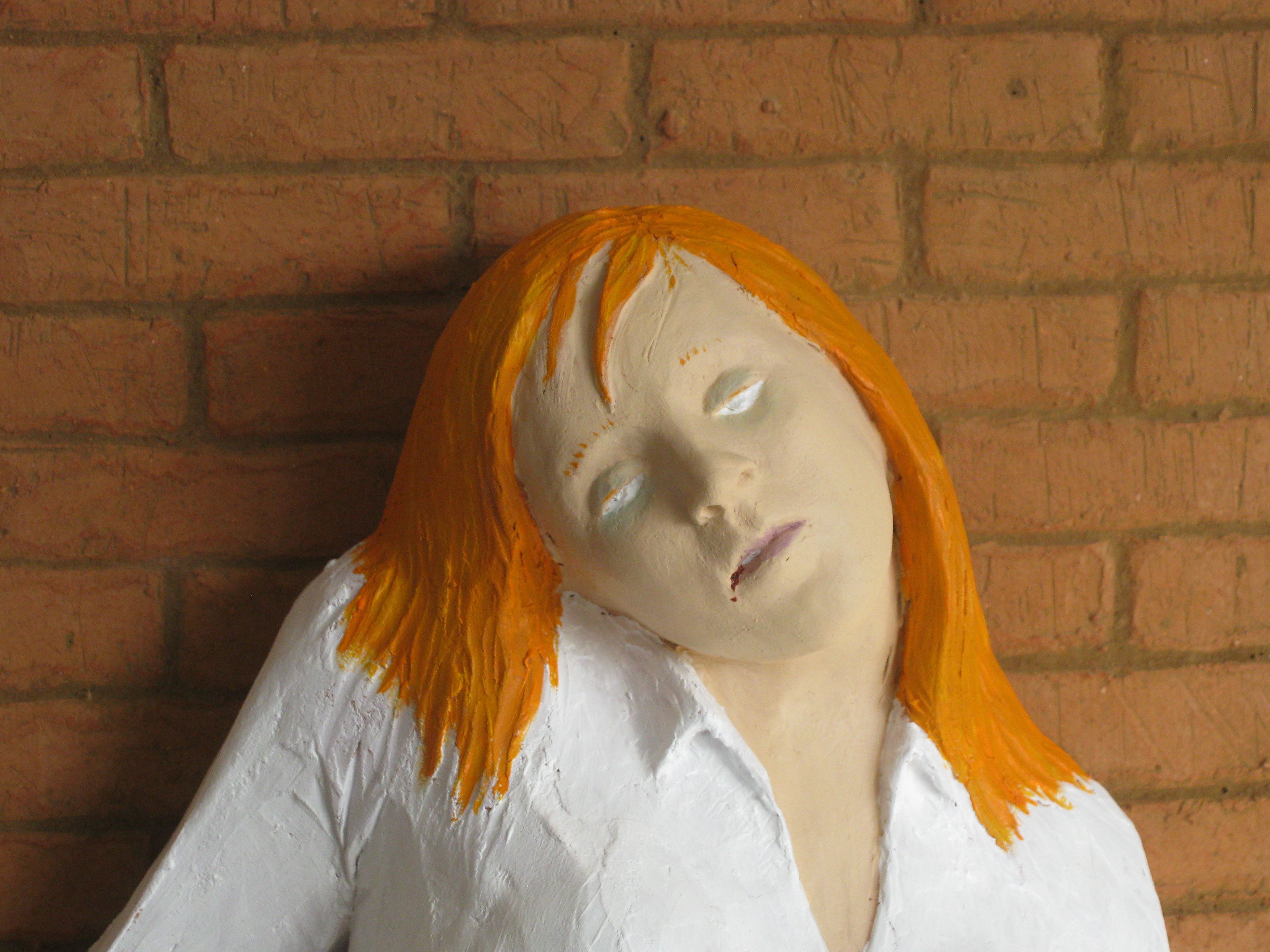 Sculpture en terre cuite peinte par Olivier Delobel