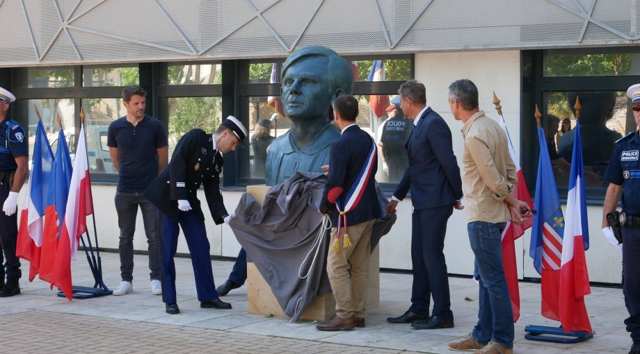 Inauguration du buste de Jerzy Popieluszko