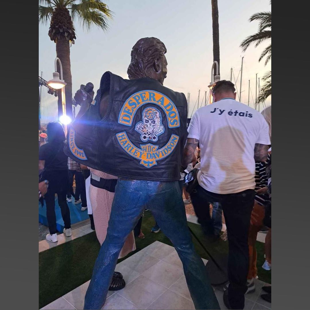 Statue en bronze de Johnny Hallyday