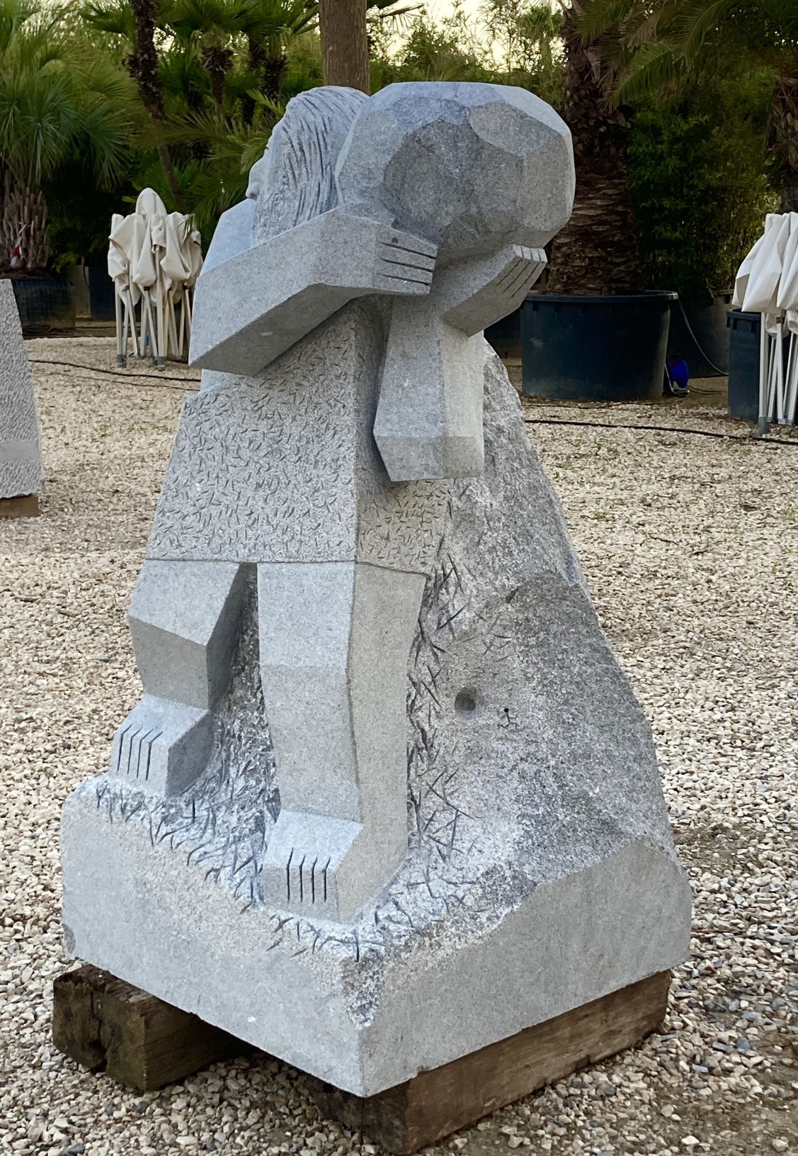 Sculpture réalisée lors du 1er symposium de sculpture sur granit de Gassin en septembre 2025