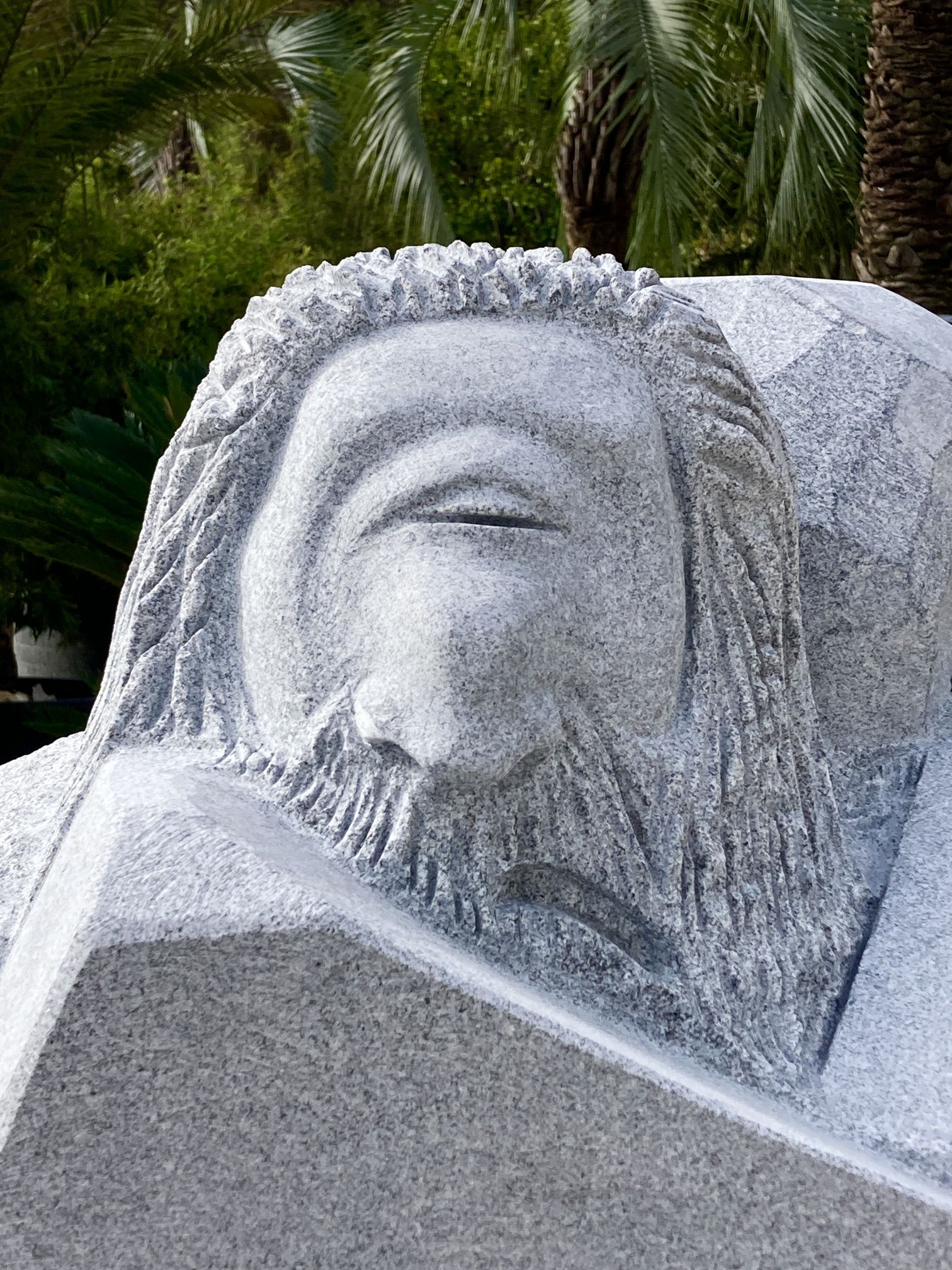 Sculpture réalisée lors du 1er symposium de sculpture sur granit de Gassin en septembre 2025